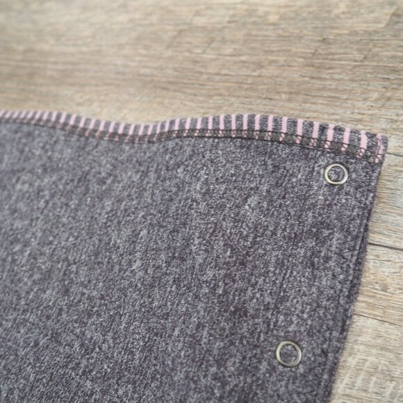 ! Lululemon Vinyasa Scarf Rulu Hyper Stripe Mauvelous Heathered Reversible Scarf - Picture 7 of 8